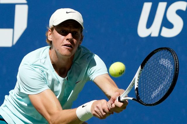 球迷的翘首 球迷的翘首